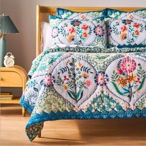 LIKE NEW Anthropologie Theodora Posey California King Quilt w 2 Euro Shams